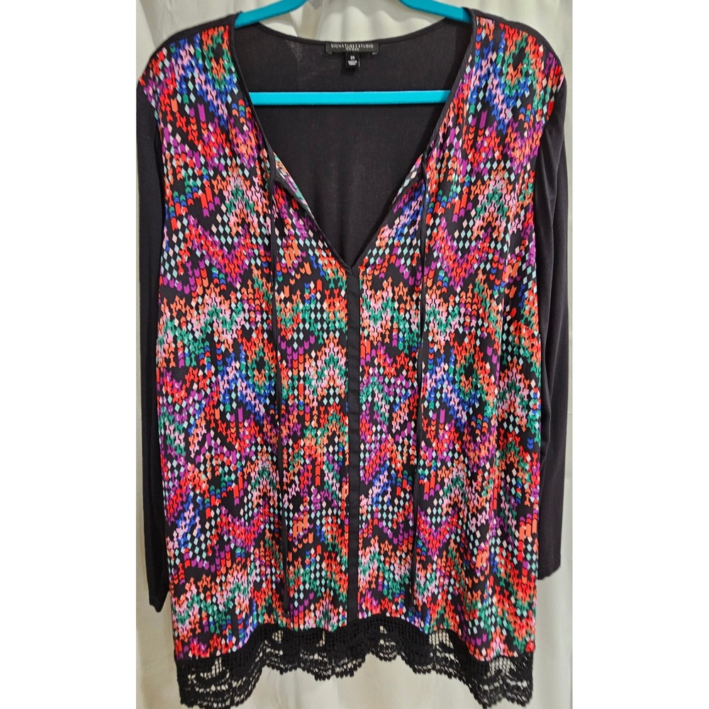 Signature Studio Woman Black Multi Color Geometric Arrow Lace Trim Top‎ 2X